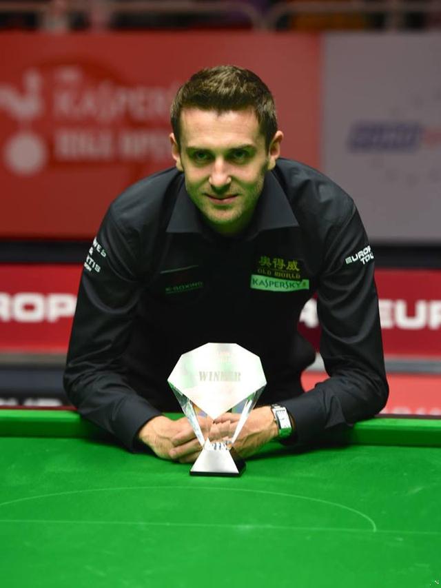 更是他在职 更是他在职