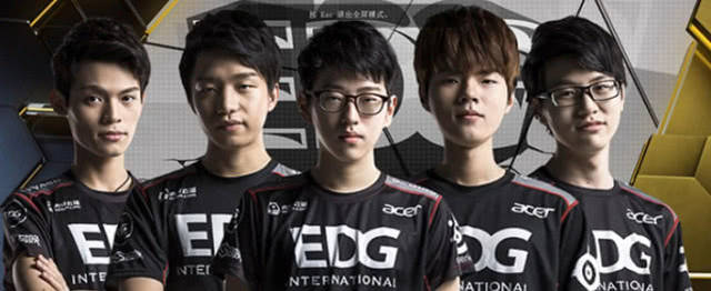 球员们不仅 球员们不仅